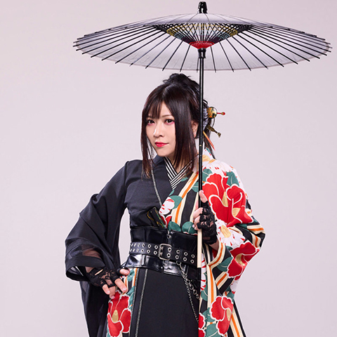 鈴華ゆう子さん